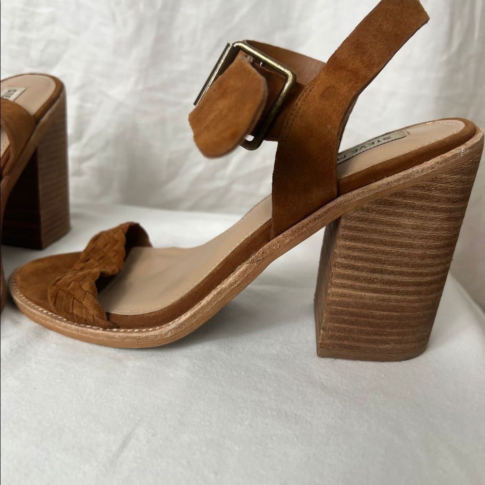 Very confortable brown heels.